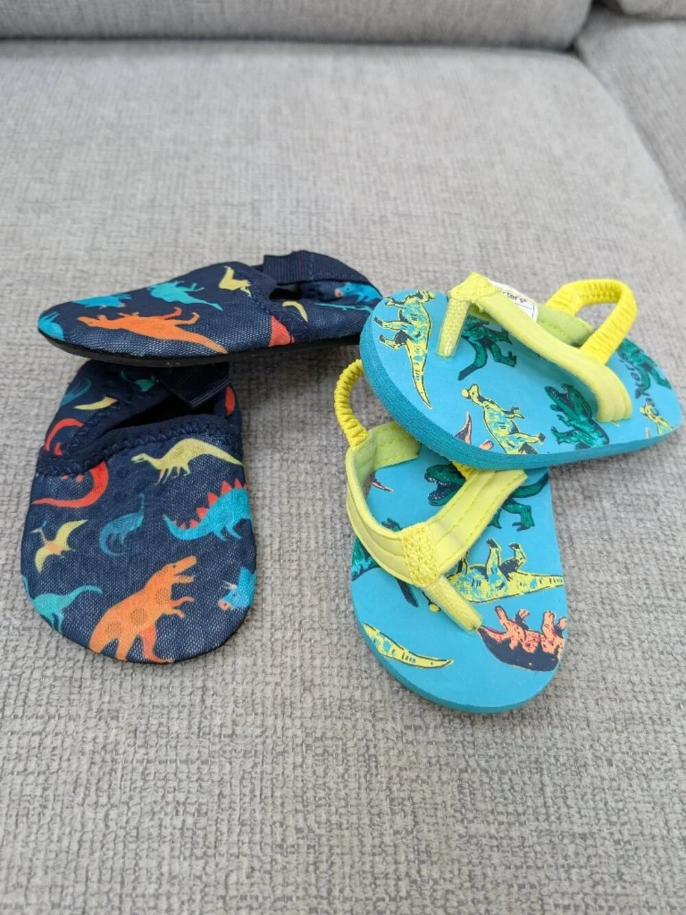 Toddler Boys Dino Shoes, quick dry non-slip water shoes & flip flops, sizes 3-4
